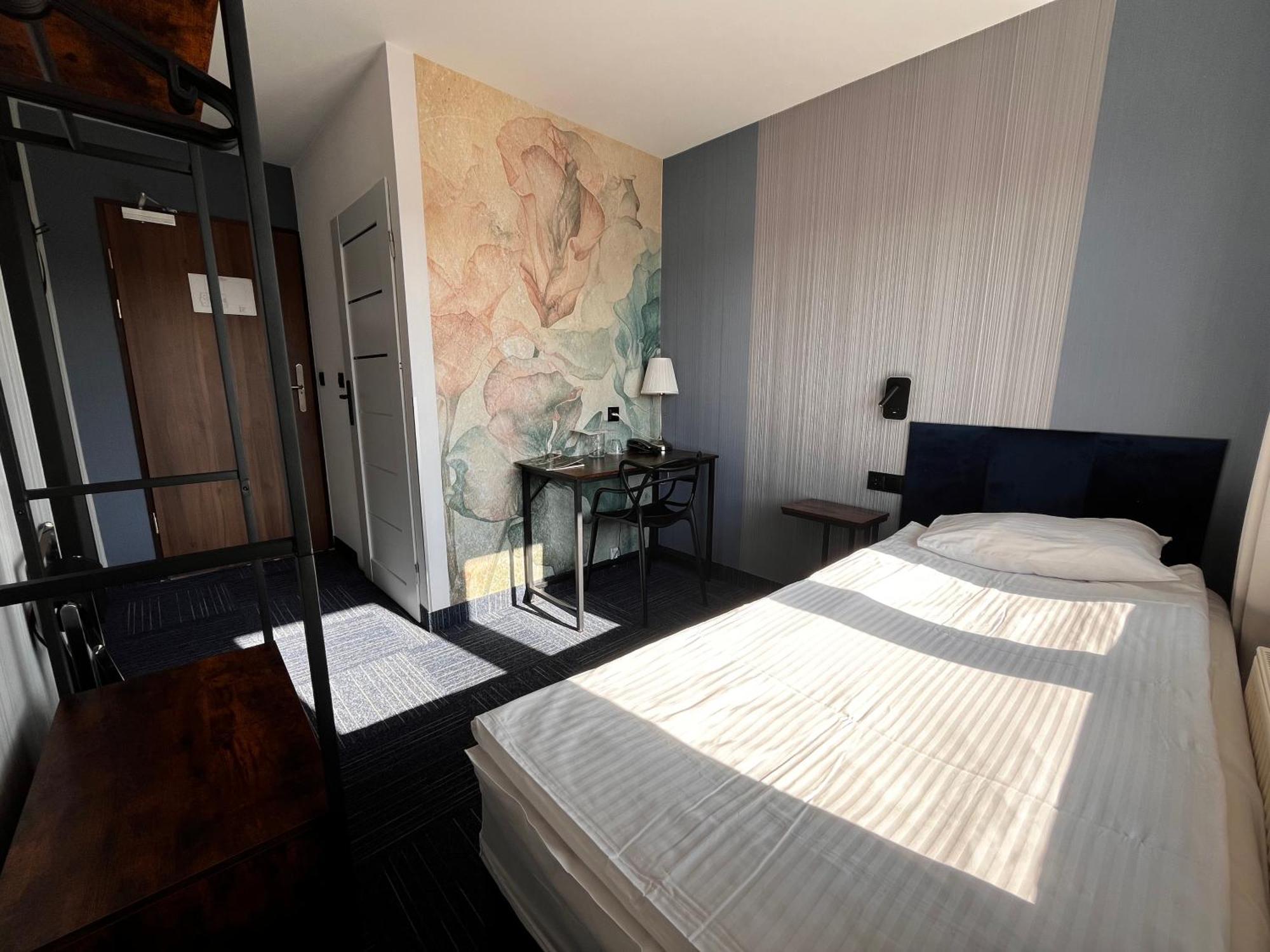Hotel Marta Oława Esterno foto