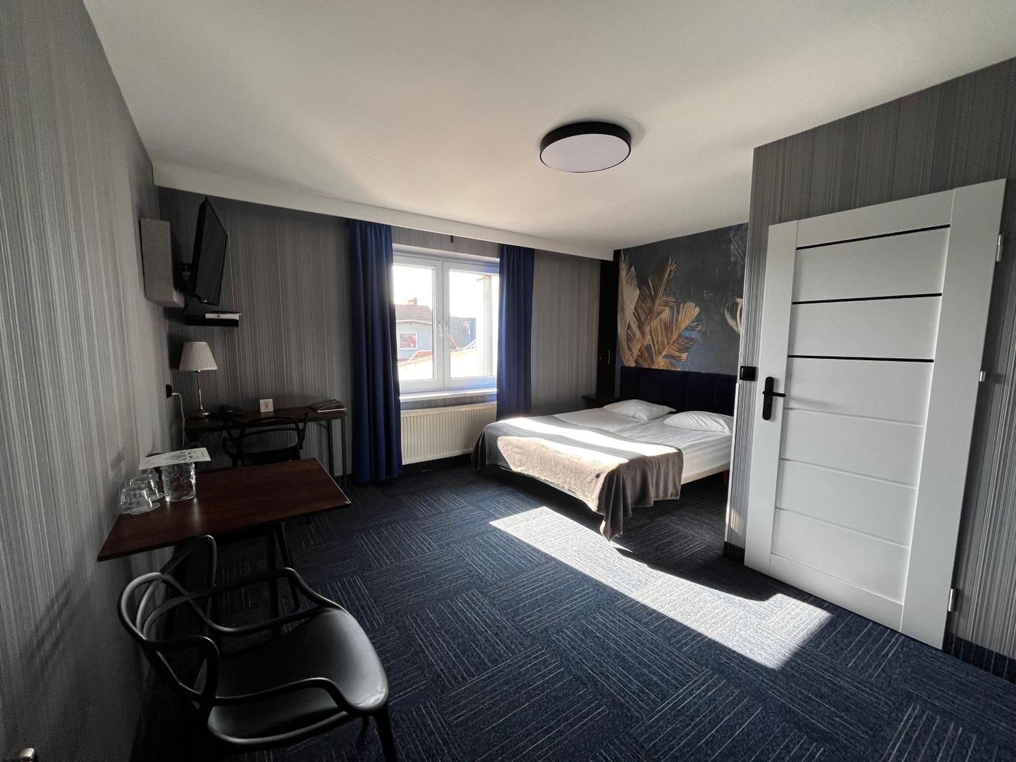 Hotel Marta Oława Esterno foto